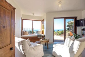 TV, fireplace - The Villino at Cypress Ridge Estate (Waiheke Island)
