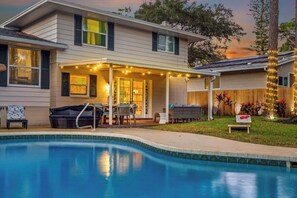Outdoor pool, a heated pool - Clearwater Game House - Heated Pool, Mini Golf (Seminole)