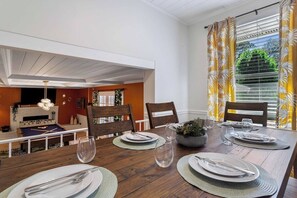 Dining - Clearwater Game House - Heated Pool, Mini Golf (Seminole)