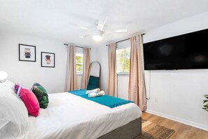 5 bedrooms, iron/ironing board, free WiFi, bed sheets - Clearwater Game House - Heated Pool, Mini Golf (Seminole)