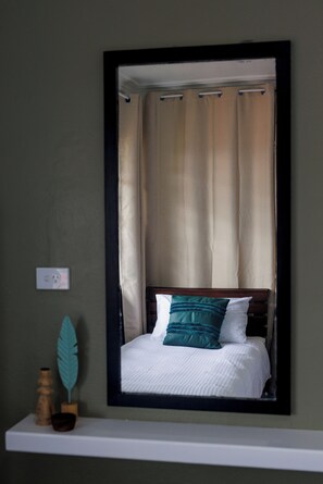 2 bedrooms, iron/ironing board, Internet, bed sheets - Charming 2-bedroom apartment in the Heart of Suva City. (Suva)