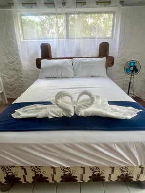 4 bedrooms, free WiFi, bed sheets