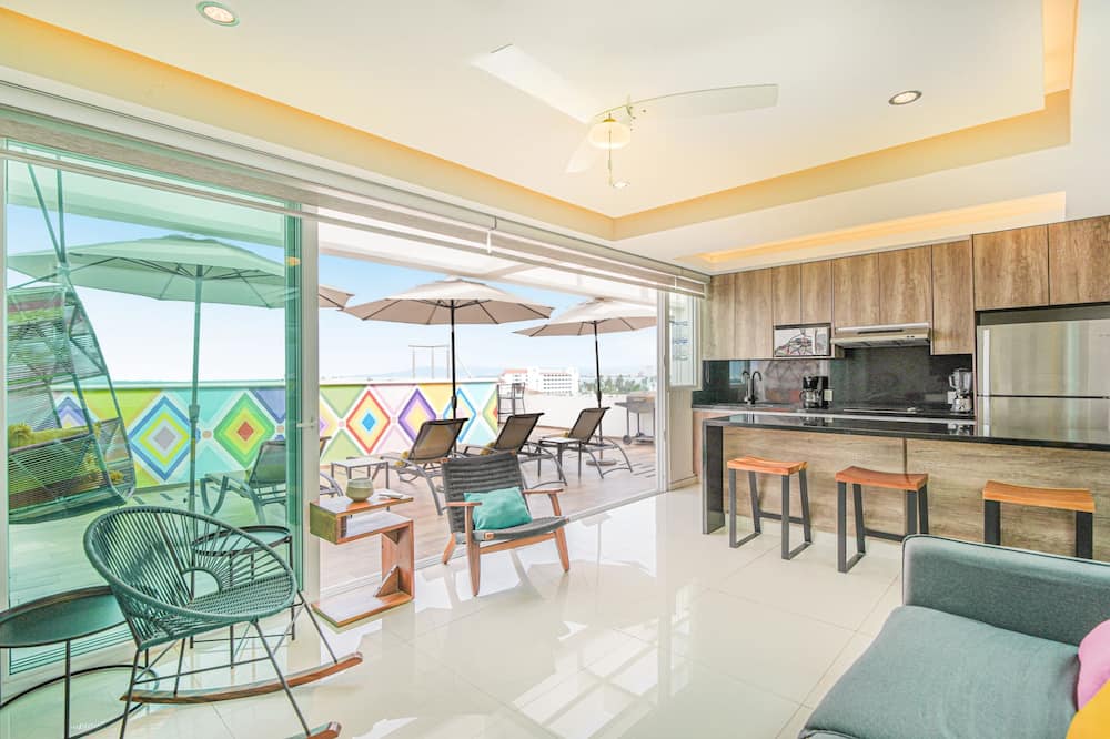 Torre Ku Rooftop Pool with Ocean Views