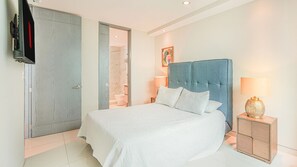 Room - Torre Ku Rooftop Pool with Ocean Views (Puerto Vallarta)