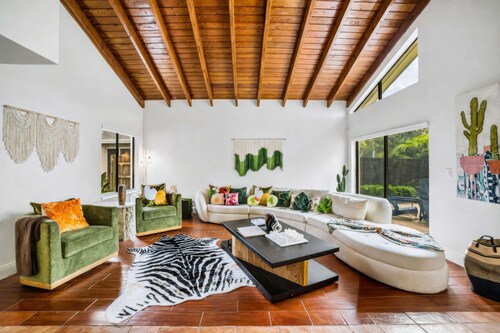 Pool * BBQ * Fire pit * Pool Table * TV room