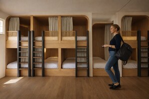 Gemeinsamer Schlafsaal, Gemischter Schlafsaal, Nichtraucher, Klimaanlage