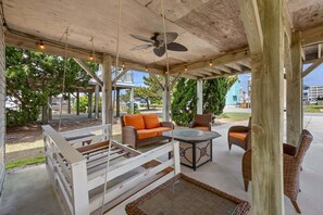 Terrace/patio - Rockin Robin - OBX beach retreat 3/min to beach (Kill Devil Hills)