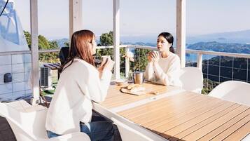 Tempat makan luar