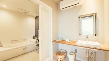 Tent, Ocean View | Bilik Mandi
