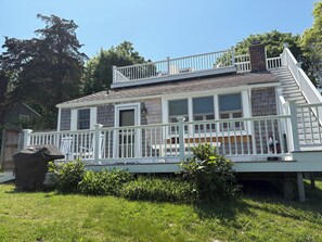 Exterior - Quaint cottage in Orleans, 2 bedrooms, upper deck, 2 miles to Nauset beach. (Orleans)