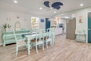 Dining -  Media room gateway, Sarasota gem home, 10min from 
Siesta Key (Sarasota)