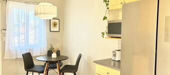 Bright and Spacious Unit in Central Vancouver Close to Downtown and YVR
