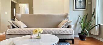 Bright and Spacious Unit in Central Vancouver Close to Downtown and YVR