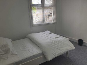 Iron/ironing board, free WiFi, bed sheets - City View Place,  En-SuitRoom-3, CityCentre (Cambridge)