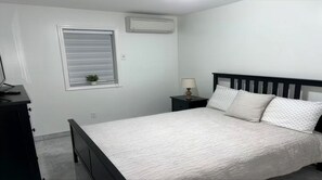 Iron/ironing board, internet, bed sheets