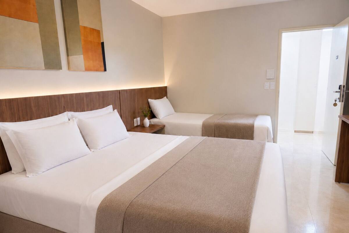 PREMIUM TRIPLE SUITE | Katil Select Comfort, meja, ruang kerja komputer riba, Wi-fi percuma 