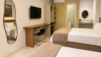 SUPERIOR FAMILY SUITE | Select-Comfort-Betten, Schreibtisch, laptopgeeigneter Arbeitsplatz