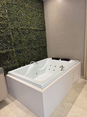 奢华套房 | 浴室