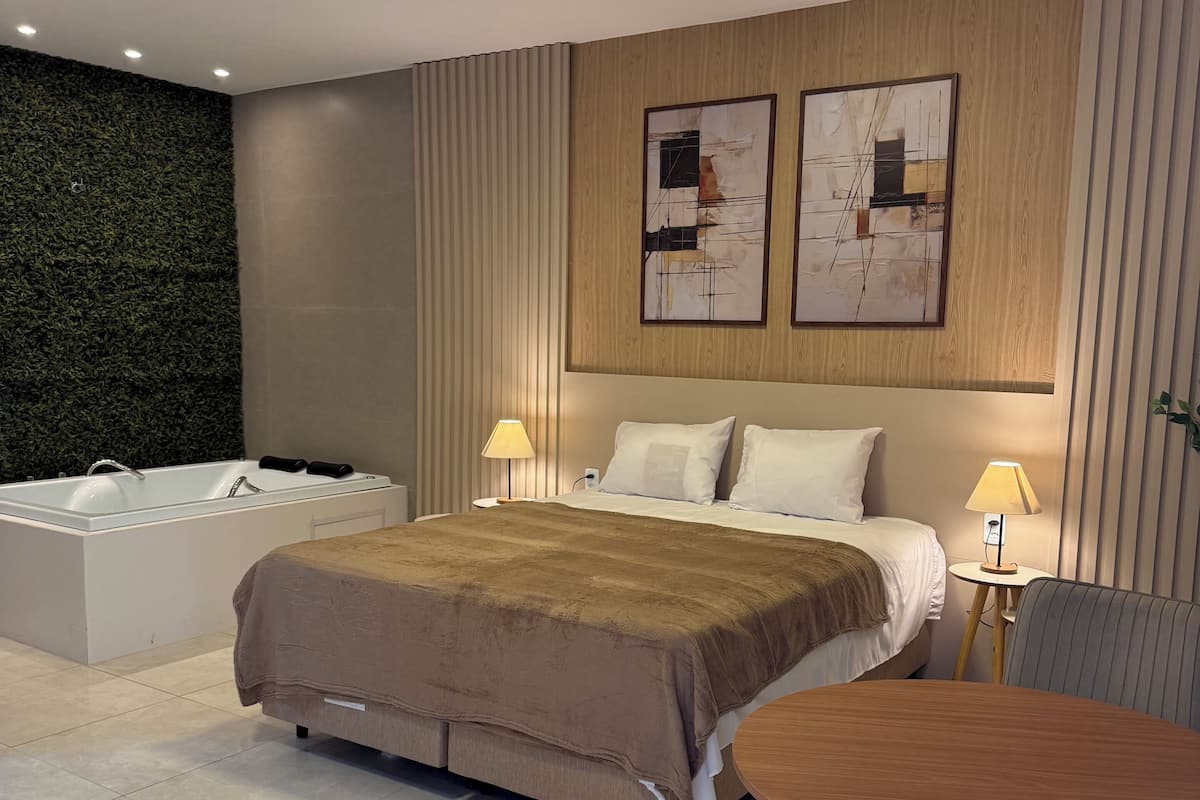 Select Comfort beds, individually decorated, individually furnished
