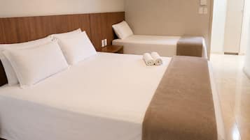PREMIUM TRIPLE SUITE | Camas Select Comfort, escrivaninha, espaço de trabalho para notebook