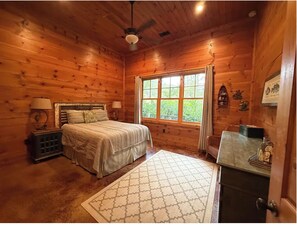 Room - Lake Rabun Mountain Retreat (Lakemont)