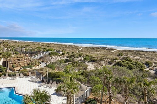 C121 Surf & Racquet~ 1BR 1BA Oceanfront Retreat