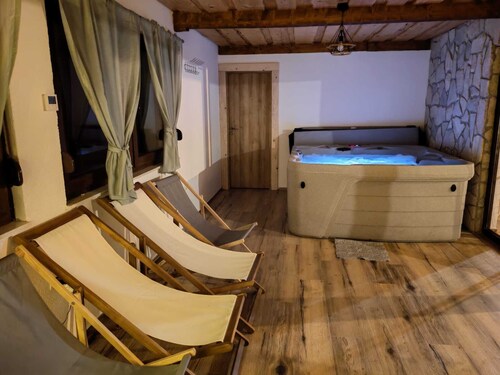 Erholung in der Natur des Velebit mit Whirlpool und Tradition