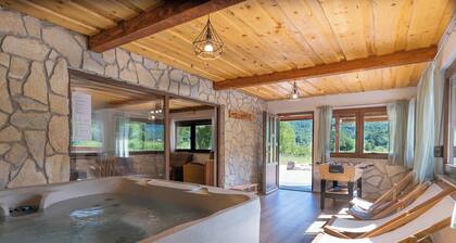 Relax in Velebit nature with jacuzzi and traditional charm