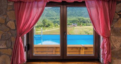 Relax in Velebit nature with jacuzzi and traditional charm