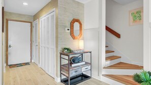 Interior - 5B Mariners Walk by Avantstay Shared Pool Minutes to Waterfront Dining + Shops (Isle of Palms)