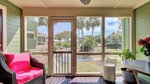 Apartment (1 Bedroom) | Interior - 5B Mariners Walk by Avantstay Shared Pool Minutes to Waterfront Dining + Shops (Isle of Palms)