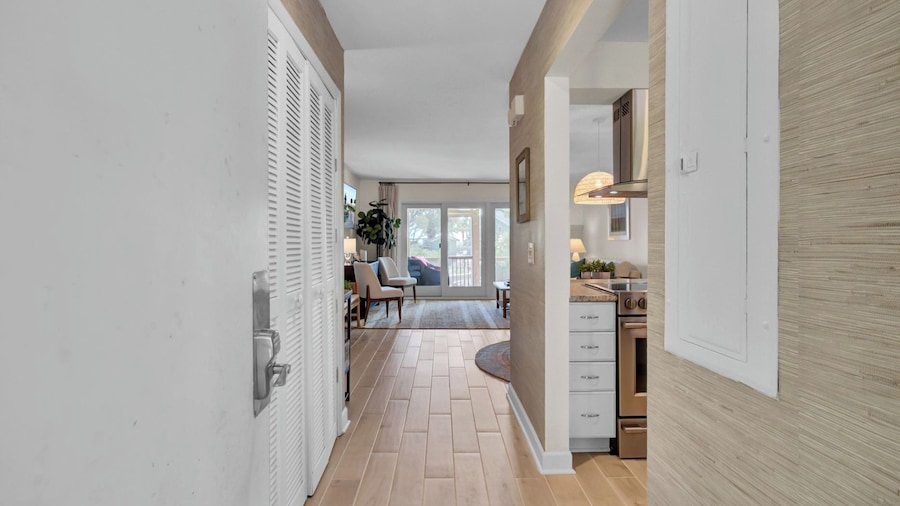 5B Mariners Walk by Avantstay Shared Pool Minutes to Waterfront Dining + Shops