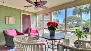 Apartment (1 Bedroom) | Interior - 5B Mariners Walk by Avantstay Shared Pool Minutes to Waterfront Dining + Shops (Isle of Palms)