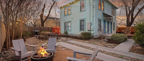 屋外ダイニングエリア