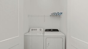 Interior - 30A Southern Sugar by Avantstay Sleeps 26 Pool + Hot Tub + Game Room + Golf Cart + Bikes (Santa Rosa Beach)