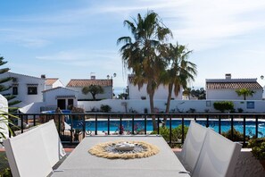 Outdoor dining - Capistrano Village, 1 bedroom (Nerja)