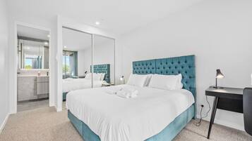 1 bedroom, desk, iron/ironing board, WiFi