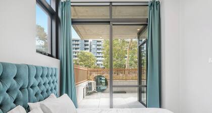 Charming 2BR Apartment | Walk to Tram | Parking