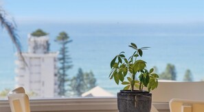Dining - KozyGuru | Manly | Top-Floor Panoramic Seaview Gem (Manly)