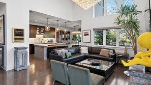 House (3 Bedrooms) | Interior - Bluebonnet Lane by Avantstay Near Lady Bird Lake + Downtown Patio + Firepit Designer Zilker Home (Austin)