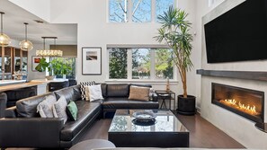 House (3 Bedrooms) | Interior - Bluebonnet Lane by Avantstay Near Lady Bird Lake + Downtown Patio + Firepit Designer Zilker Home (Austin)