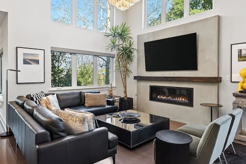 House (3 Bedrooms) | Front of property