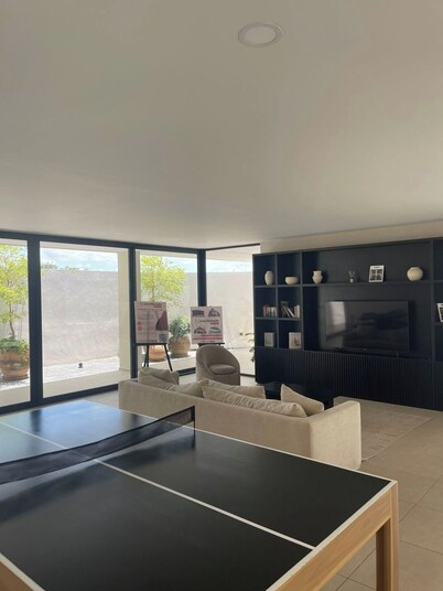 Luxury 2-Bedroom Apartment in Central Zapopan