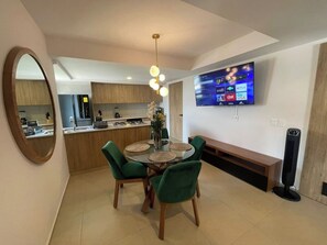 Dining - Luxury 2-Bedroom Apartment in Central Zapopan (Zapopan)