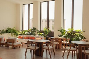 Dining - Mr W | Lafayette | 2BR Cozy Apt Great Location (Guadalajara)