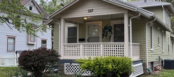 Unique Airplane Bungalow 2BR/2BA One-of-a-Kind Stay