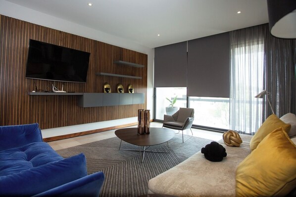 Living area - Mr. W | Amazing 3Br centric condo in Guadalajara (Zapopan)