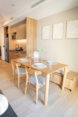 Dining - Mr W | 1BR Margot City Tower (Guadalajara)