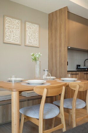 Dining - Mr W | 1BR New Tower Margot (Guadalajara)