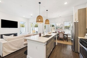Fridge, microwave, oven, stovetop - 🌊Private Heated Pool | Bikes | Easy Beach Access | Hot Tub (Inlet Beach)